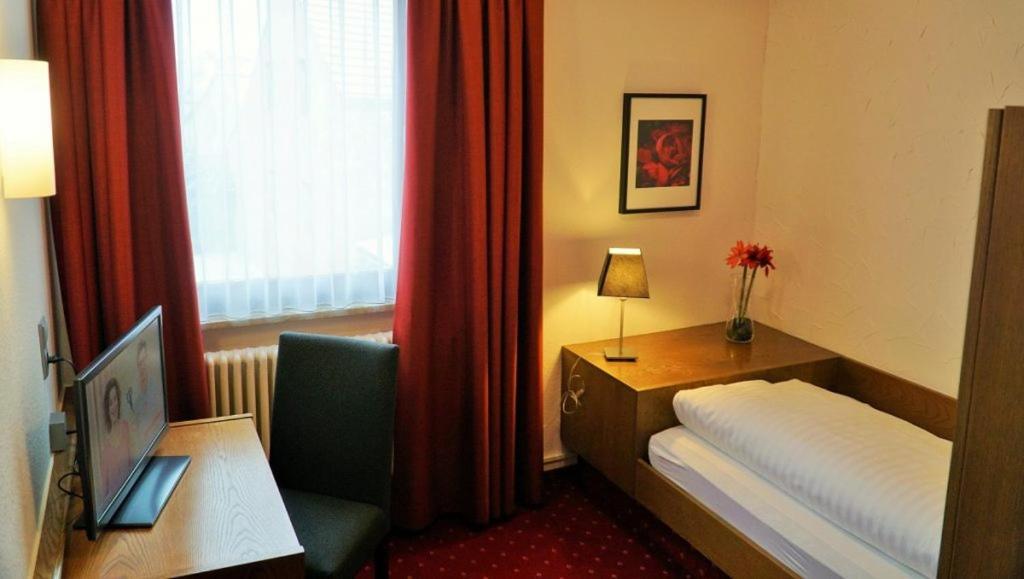 Hotel Zum Goldenen Ochsen Maikammer Zewnętrze zdjęcie